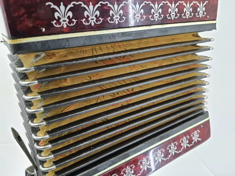 AKORDEON RAZNO MANBIW 16 BASÓW
