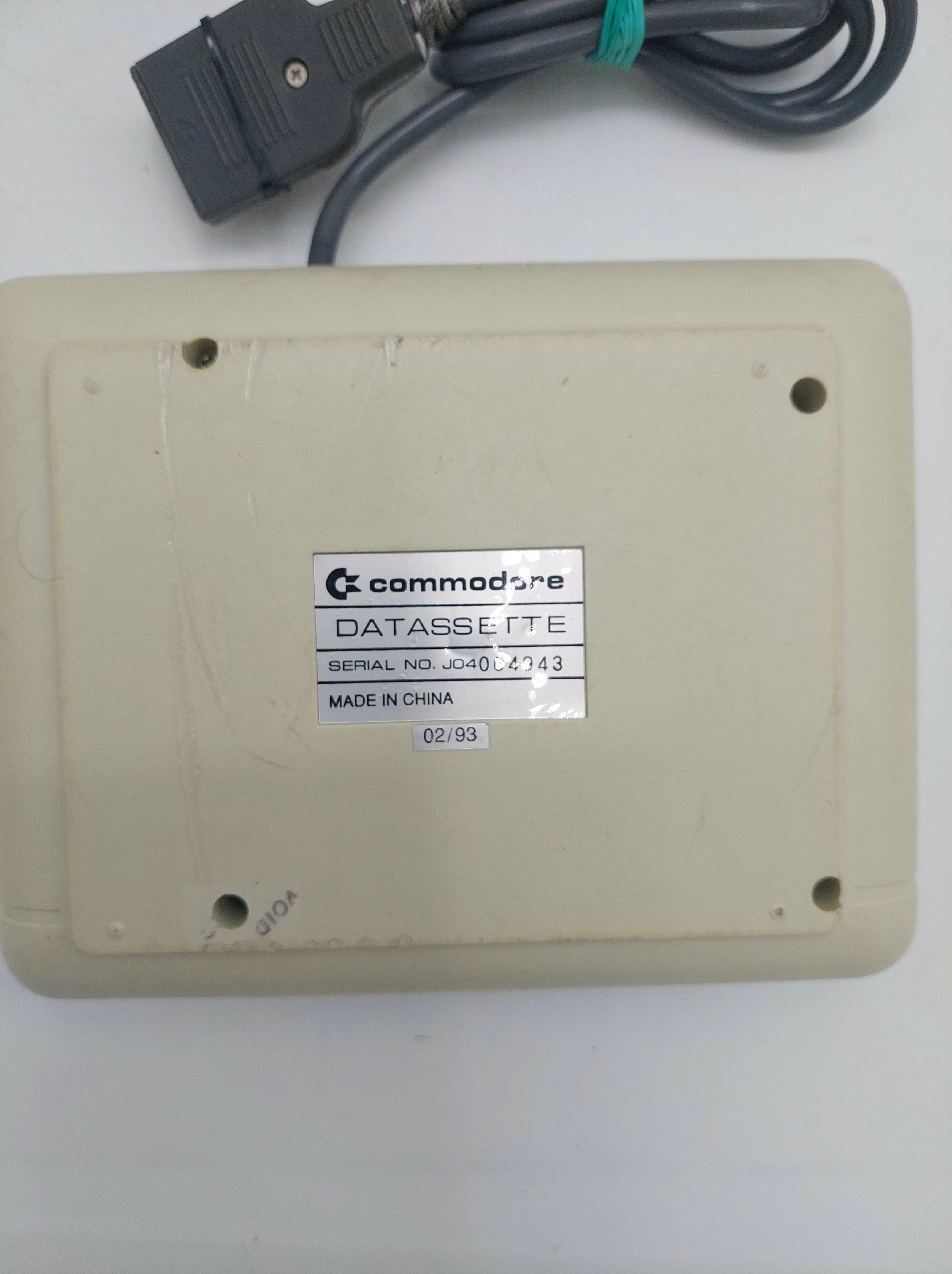 komputer-commodore-c64-dodatki-retro-model-c64