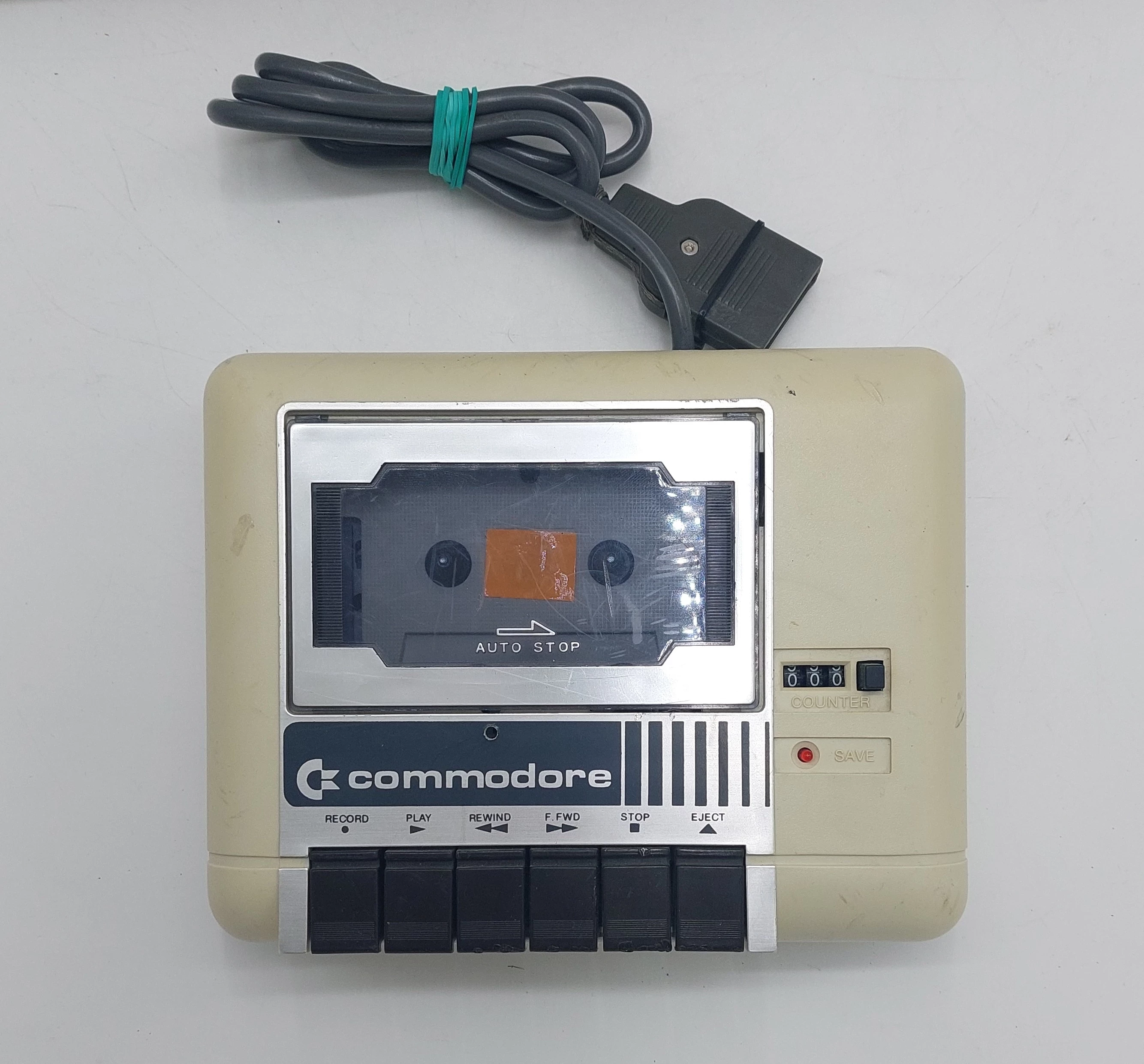 komputer-commodore-c64-dodatki-retro-stan-uzywany