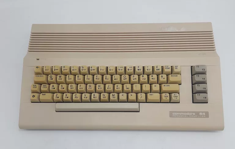 KOMPUTER COMMODORE C64 DODATKI! RETRO!