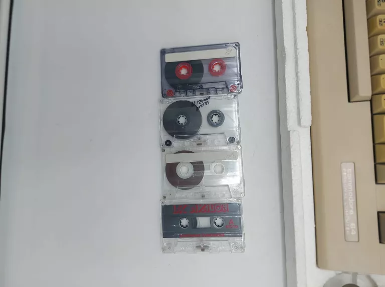 KOMPUTER COMMODORE C64 DODATKI! RETRO!