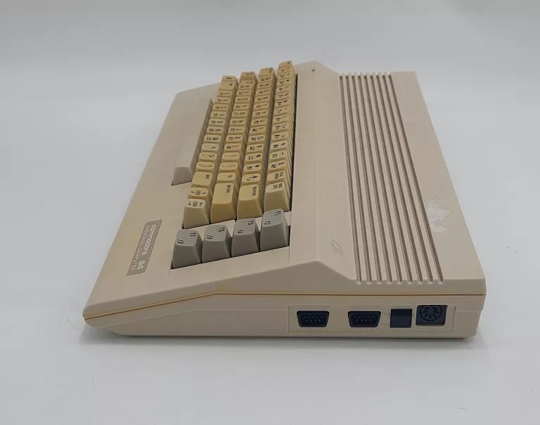 KOMPUTER COMMODORE C64 DODATKI! RETRO!