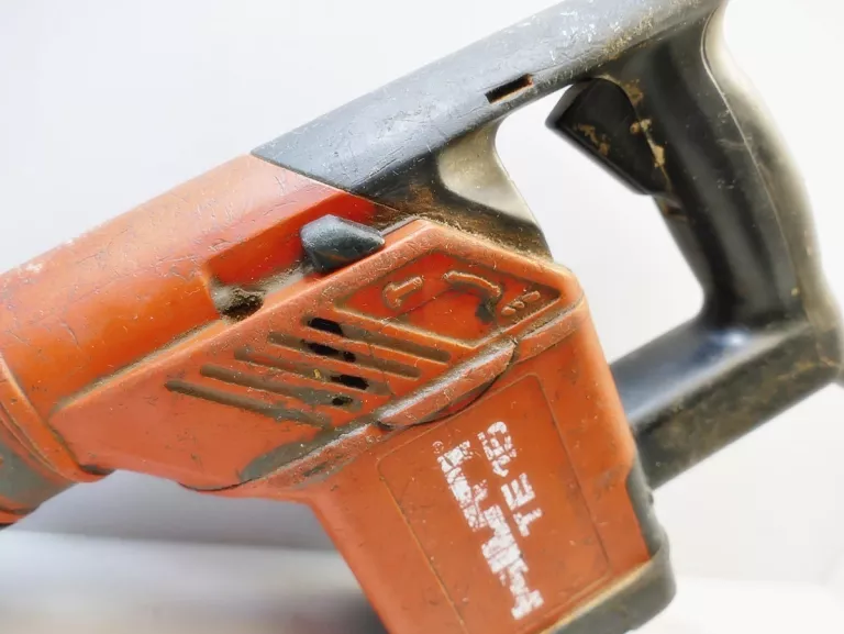 MŁOTOWIERTARKA HILTI TE 15 650W