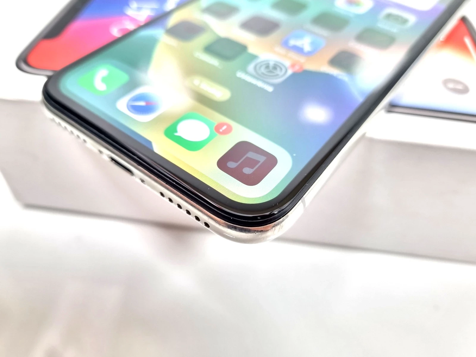 telefon-iphone-x-64gb-komplet-wbudowana-pamiec-64-gb