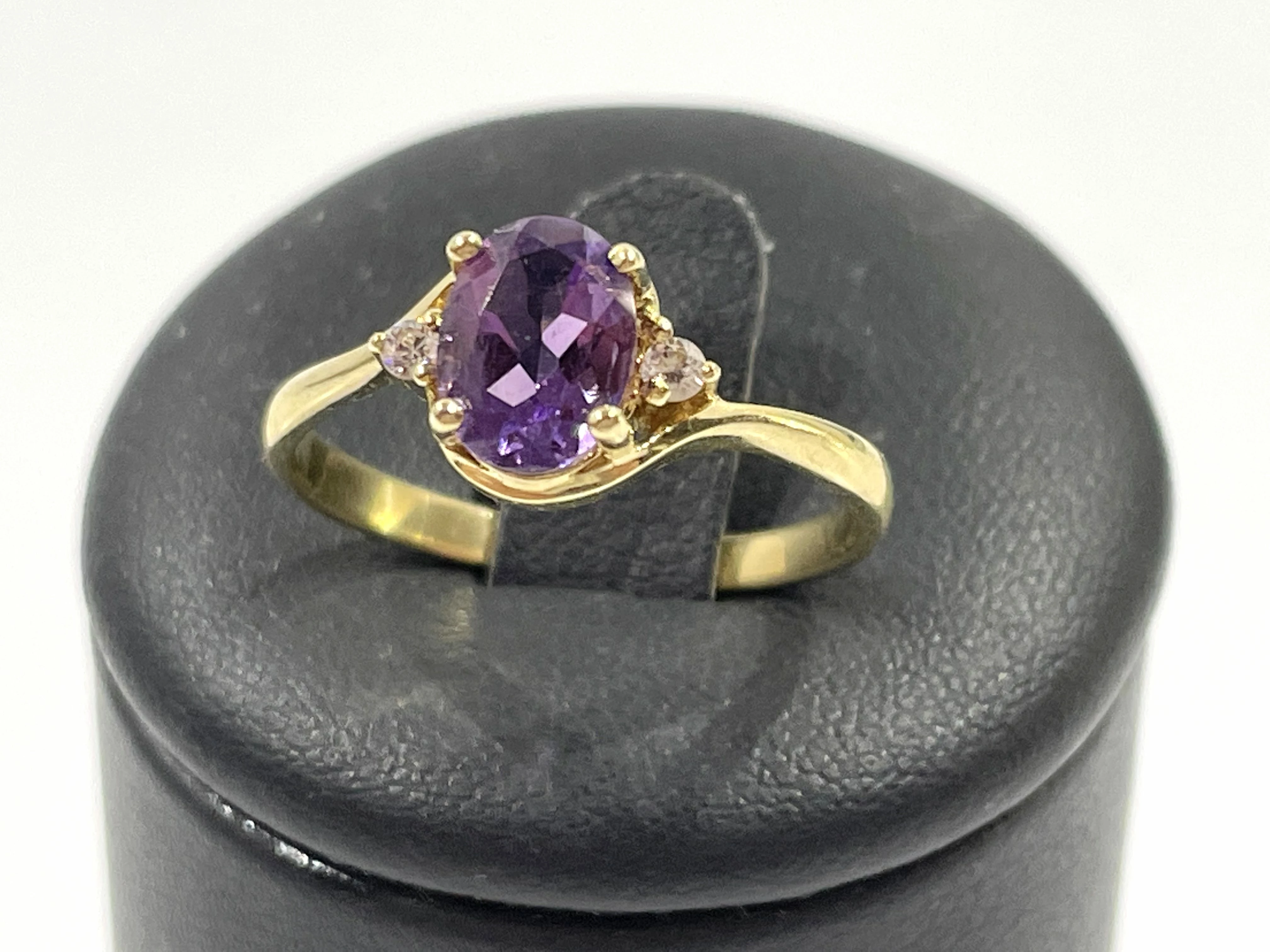 zloty-pierscionek-fioletowe-cyrkonie-302-585-r19-rodzaj-wyrob-jubilerski