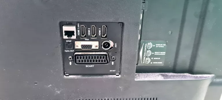 telewizor-32-hitachi-32hb1t65-pilot-przekatna-ekranu-cale-32