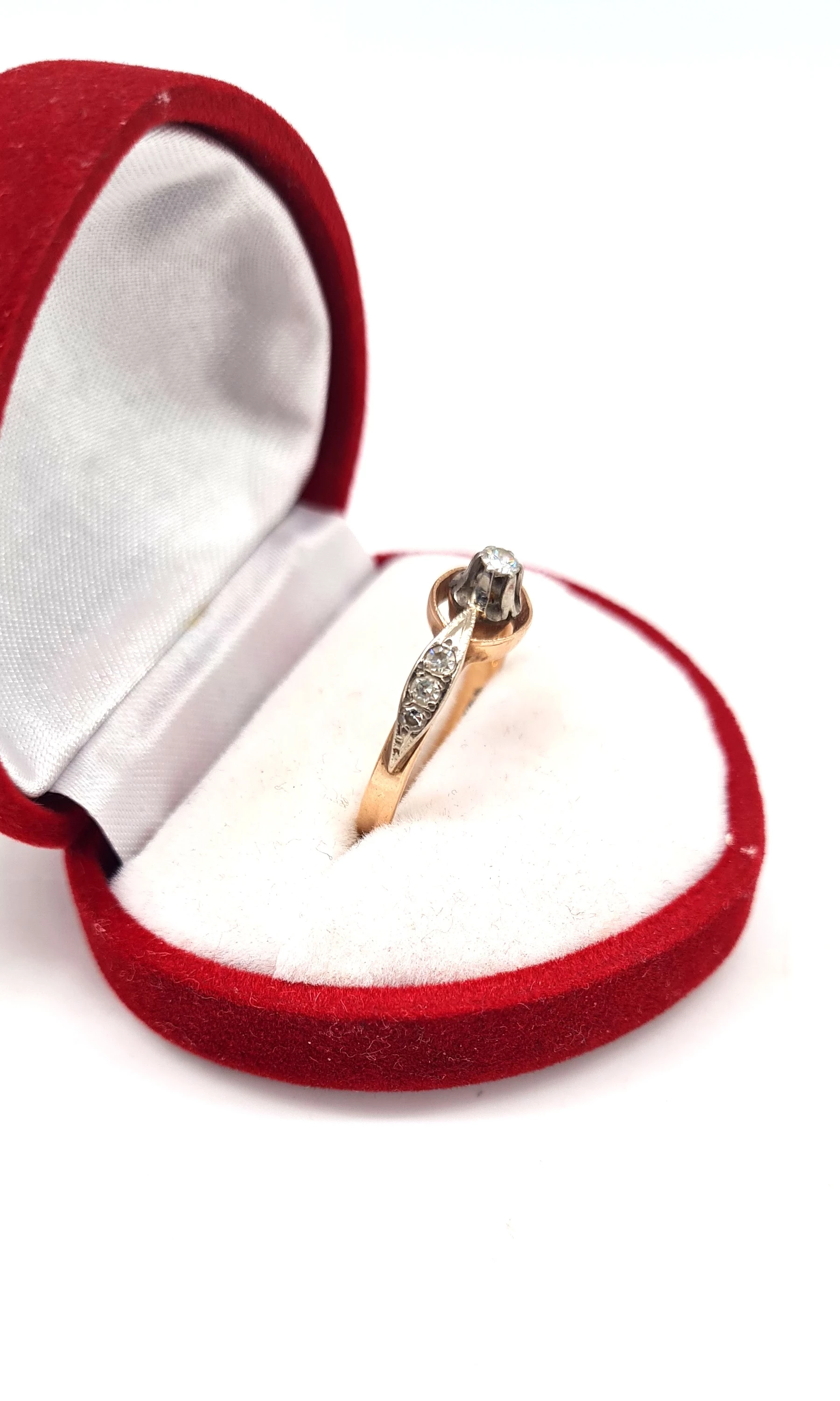 wyjatkowo-piekny-zloty-pierscionek-585225g-rodzaj-wyrob-jubilerski