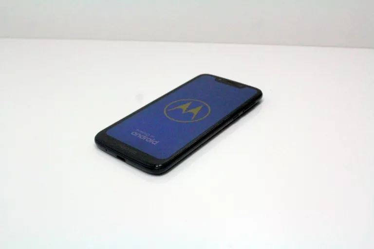 TELEFON MOTOROLA MOTO G7 PLAY 5,7'' 2/32GB