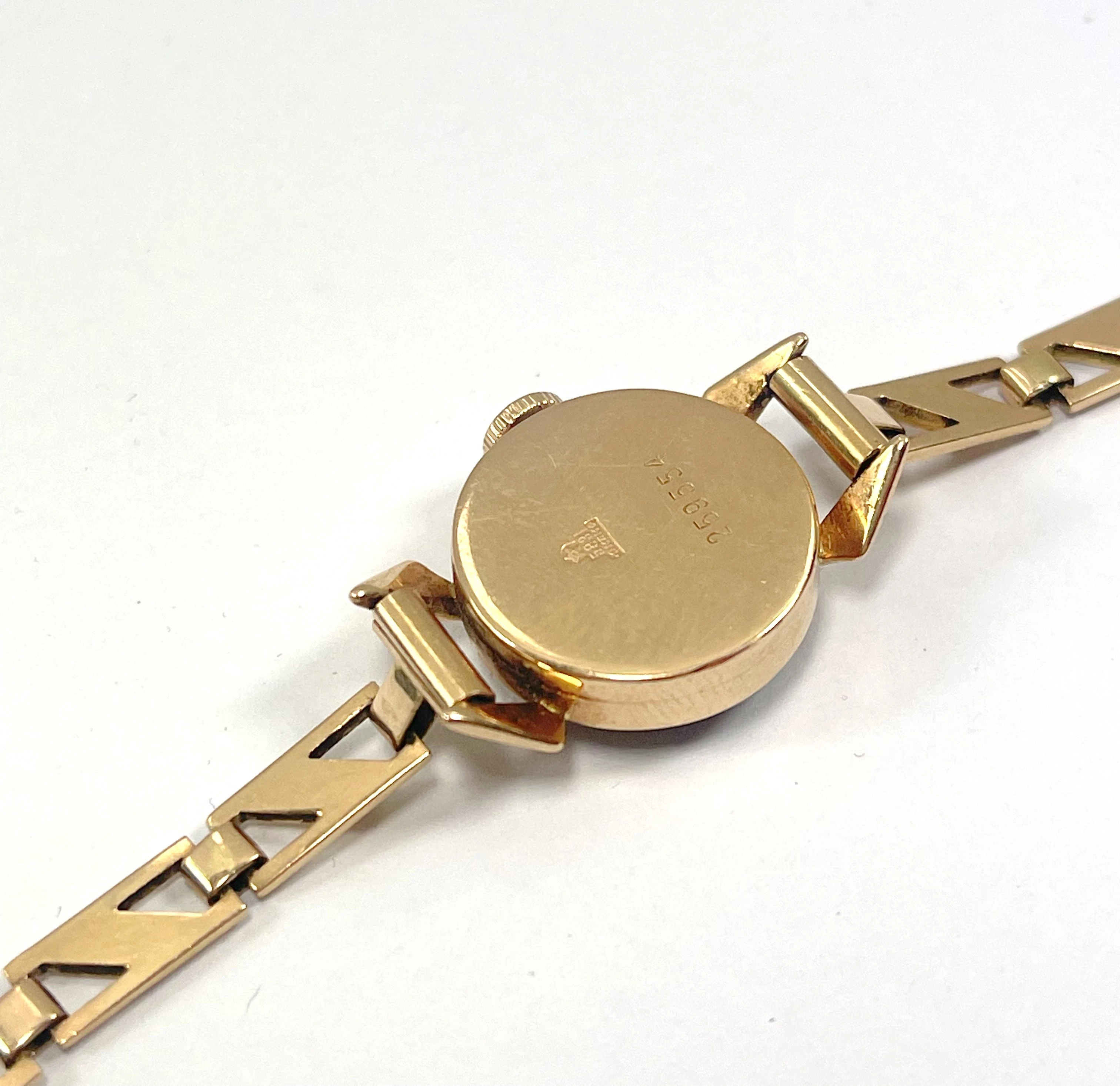 damski-zloty-zegarek-czajka-585-1622g-18cm-ksztalt-koperty-okragla