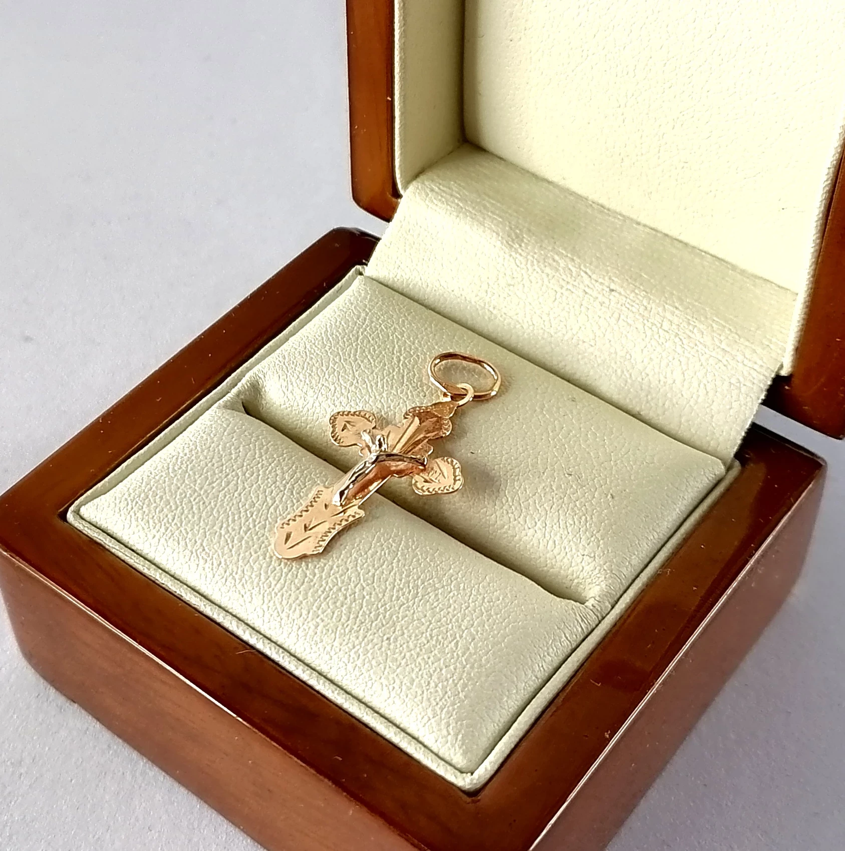 zloty-krzyzyk-073g-585-jagiellonska-721-szczecin-rs