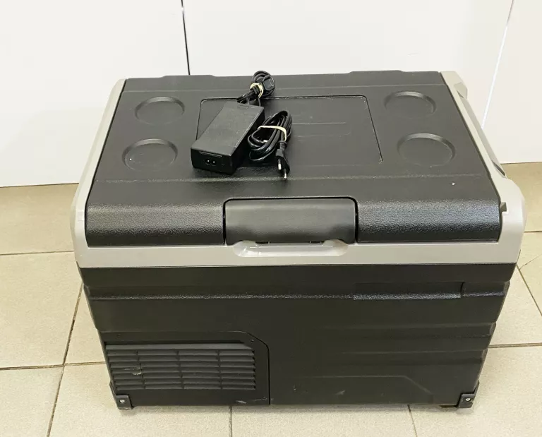 LODÓWKA TURYSTYCZNA VIGO COOL V40R CZARNA 40 L