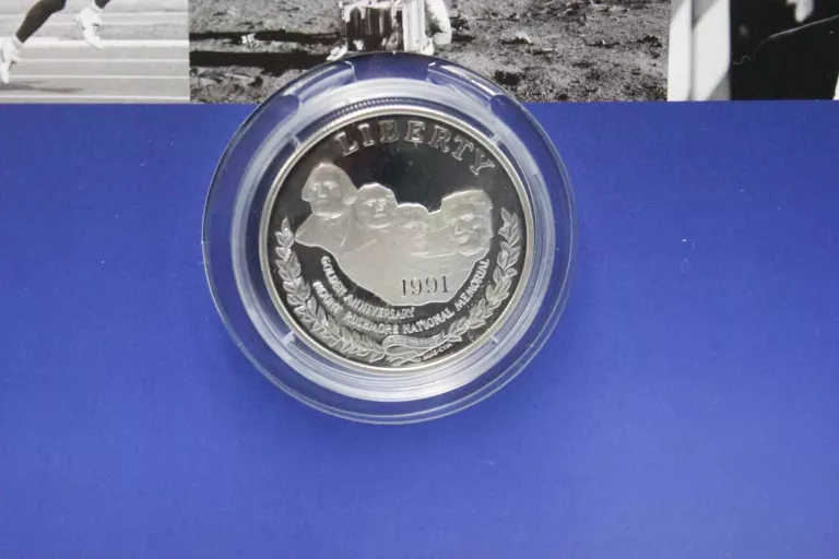 kolekcja-amerykanskie-srebrne-dolary-stan-opakowania-otwarte