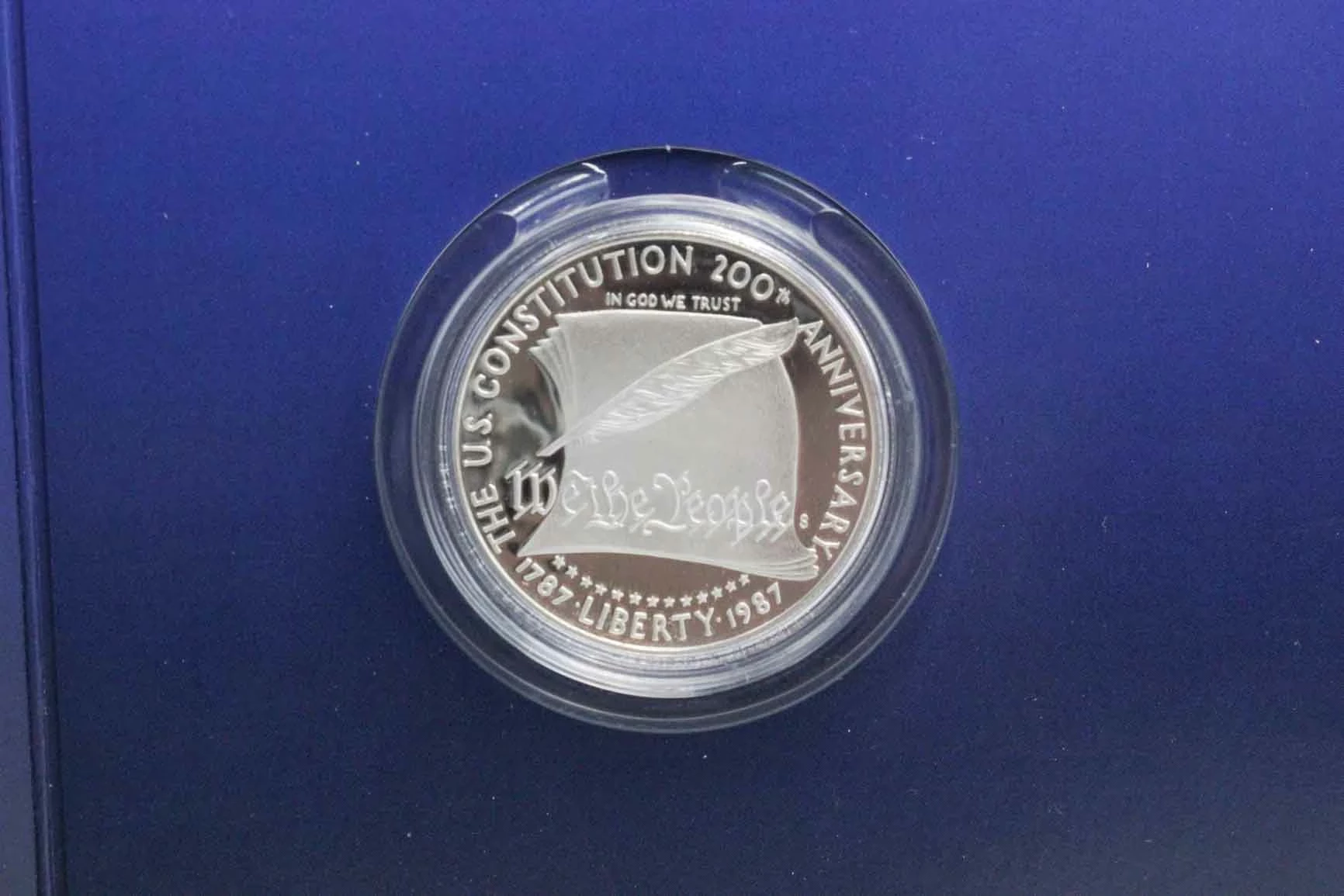 kolekcja-amerykanskie-srebrne-dolary-material-srebro