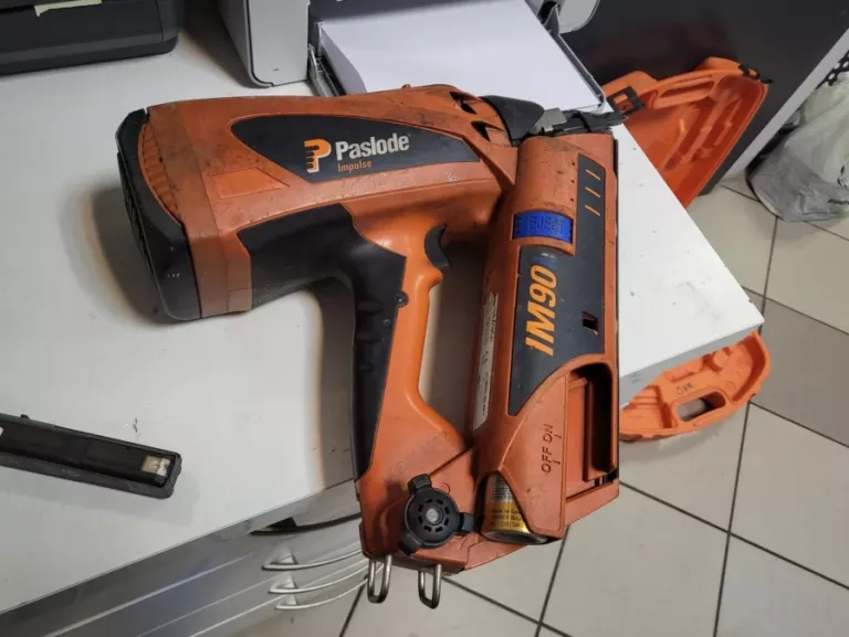 gwozdziarka-paslode-im90i-marka-paslode