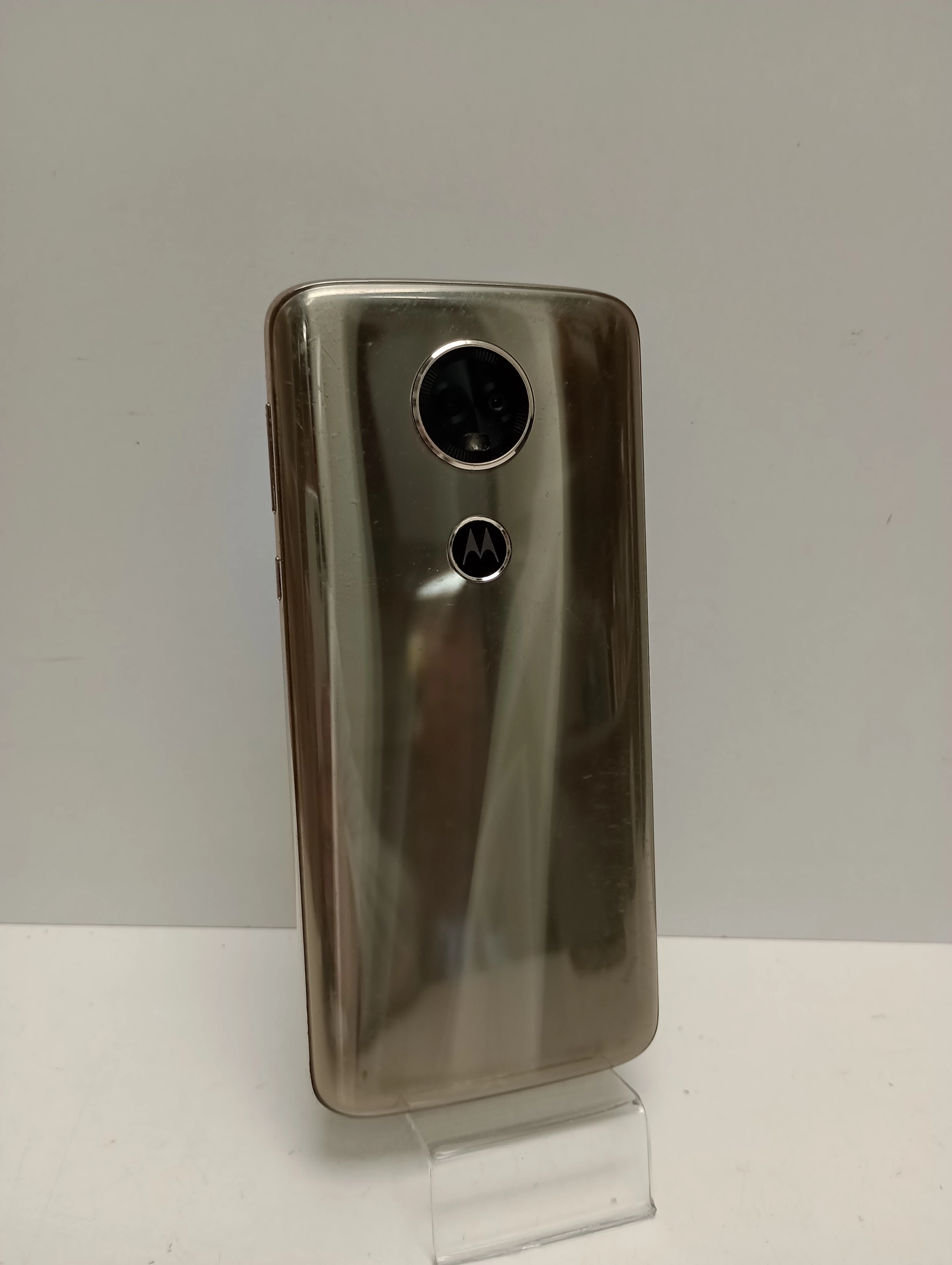 telefon-motorola-moto-e5-typ-smartfon