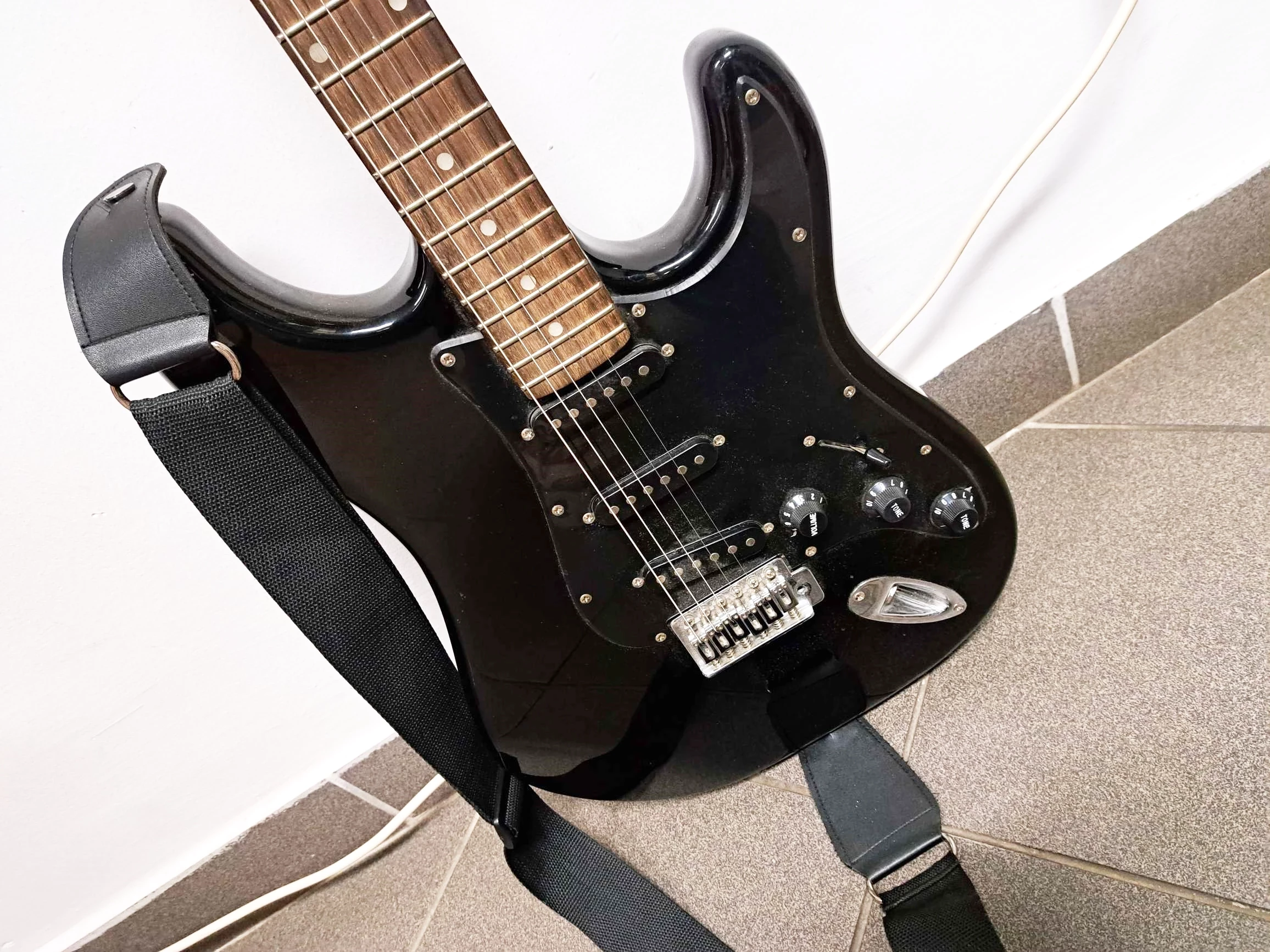 gitara-elektryczna-clifton-kod-producenta