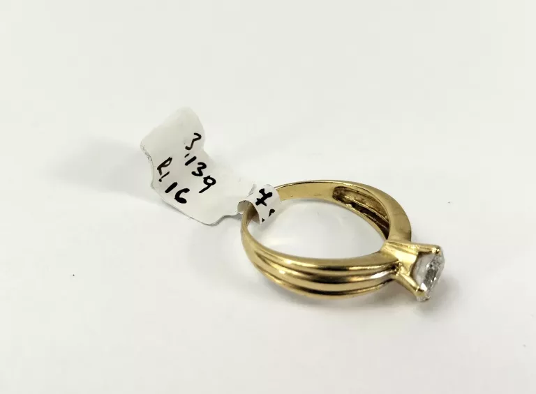 ZŁOTY PIERŚCIONEK Z CYRKONIĄ 375 3,13G