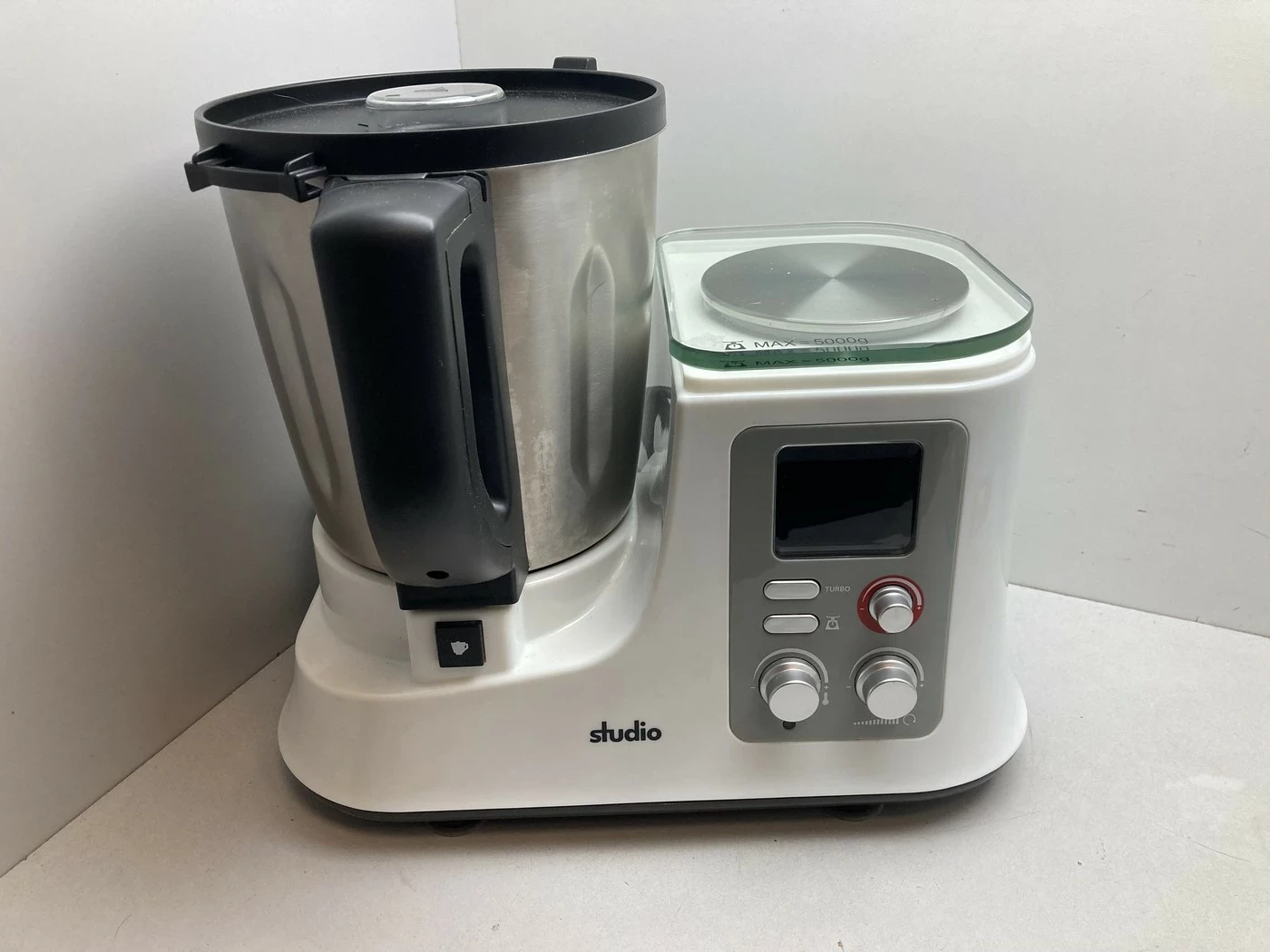 robot-kuchenny-z-funkcja-gotowania-studio-opis-3-maja-36-lokal-b-zabrze-sj