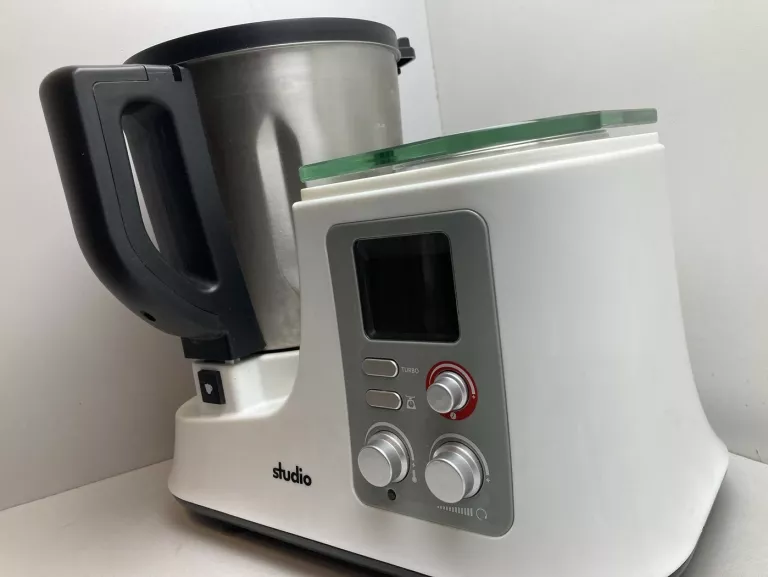 robot-kuchenny-z-funkcja-gotowania-studio-opis-funkcje-miksowanie