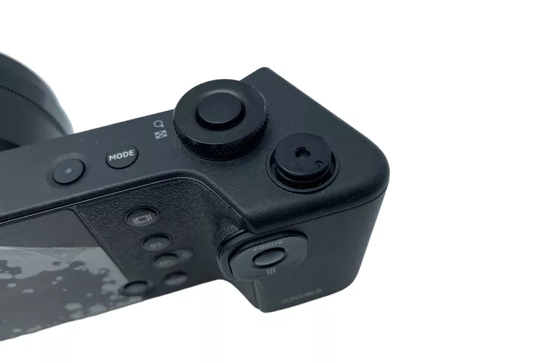 aparat-sigma-dp2-quattro-ladowarka-rozdzielczosc-46