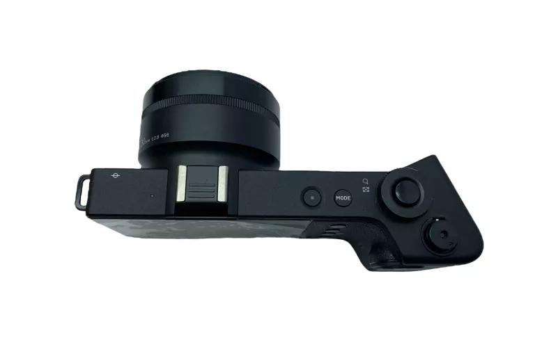 aparat-sigma-dp2-quattro-ladowarka-ean-gtin-0085126930257