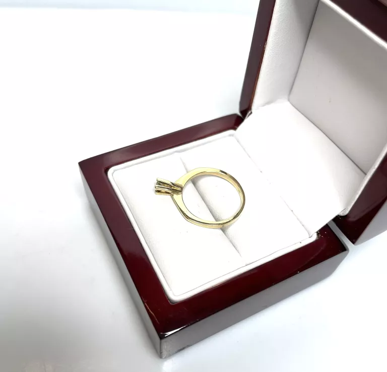 ZŁOTY PIERŚCIONEK Z WYSOKO OSADZONYM DIAMENTEM 14K