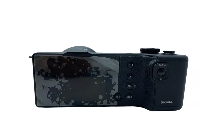 aparat-sigma-dp2-quattro-ladowarka-stan-uzywany