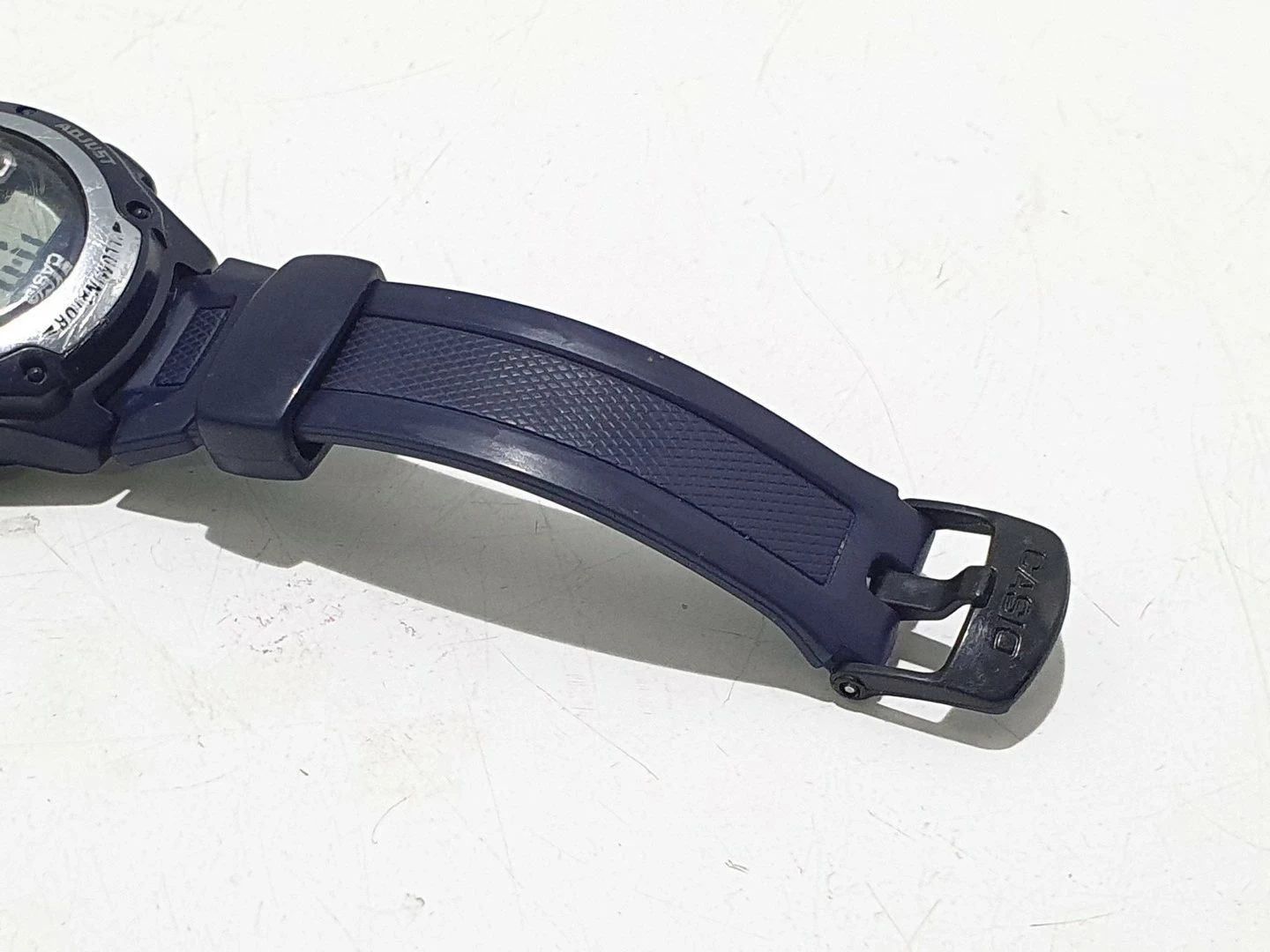 zegarek-casio-w-756-ksztalt-koperty-okragla