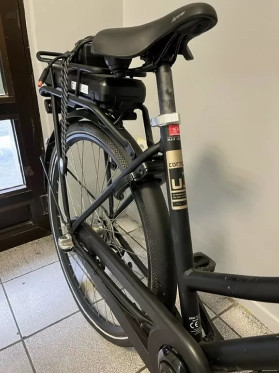 rower-elektryczny-miejski-cortina-ladczarny-kod-producenta-8717185977554