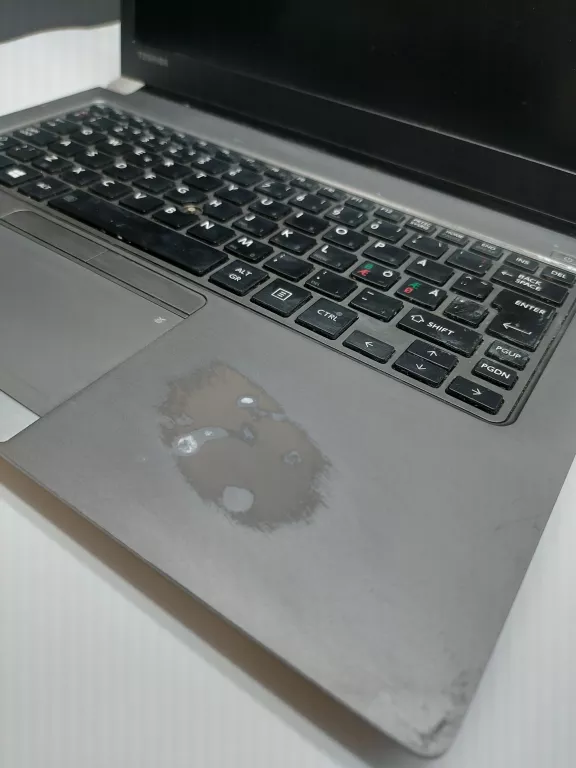 LAPTOP TOSHIBA I7 - 6500U 8GBRAM 240GB