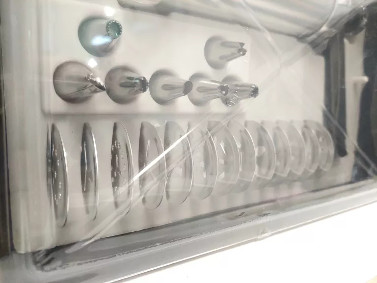 zestaw-do-wypiekowdekorowania-ze-stali-nierdz-stan-uzywany