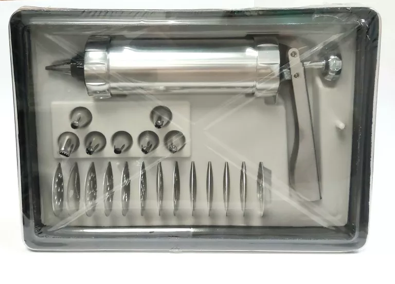 zestaw-do-wypiekowdekorowania-ze-stali-nierdz-orzegowska-25-bytom