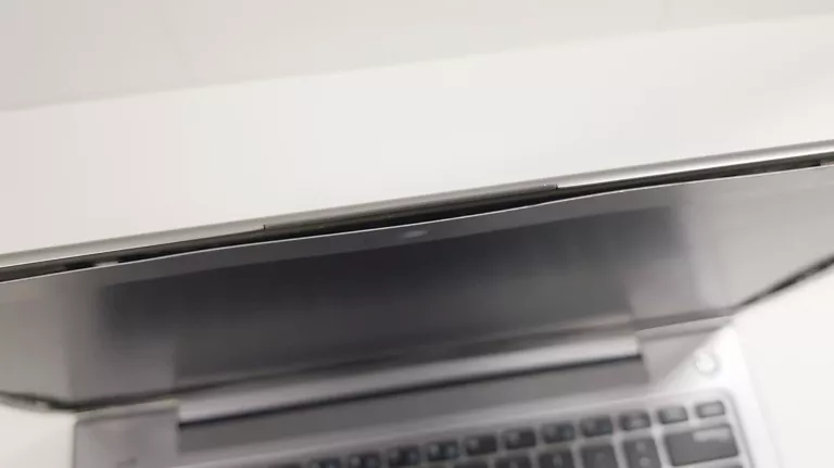 LAPTOP SAMSUNG 535U3C-A01 *OPIS*