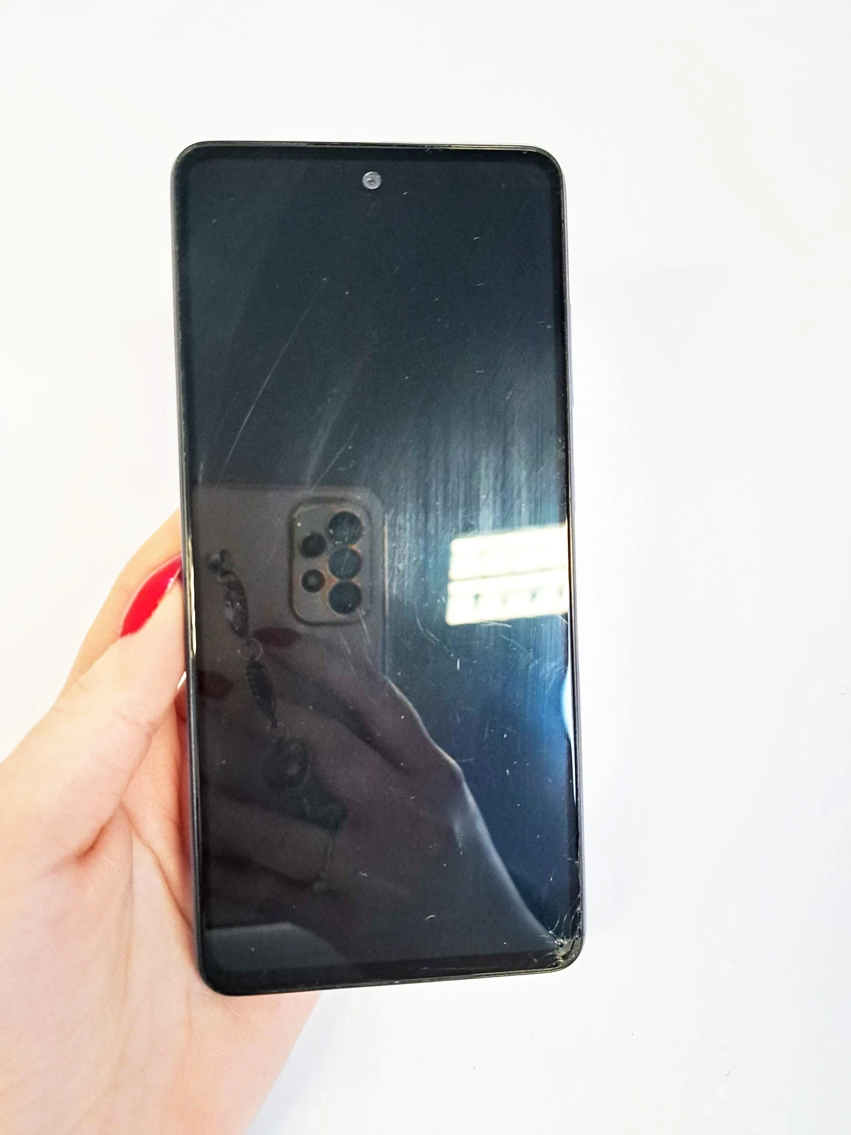 telefon-samsung-galaxy-a52-5g-opis-kod-producenta-sm-a526bds