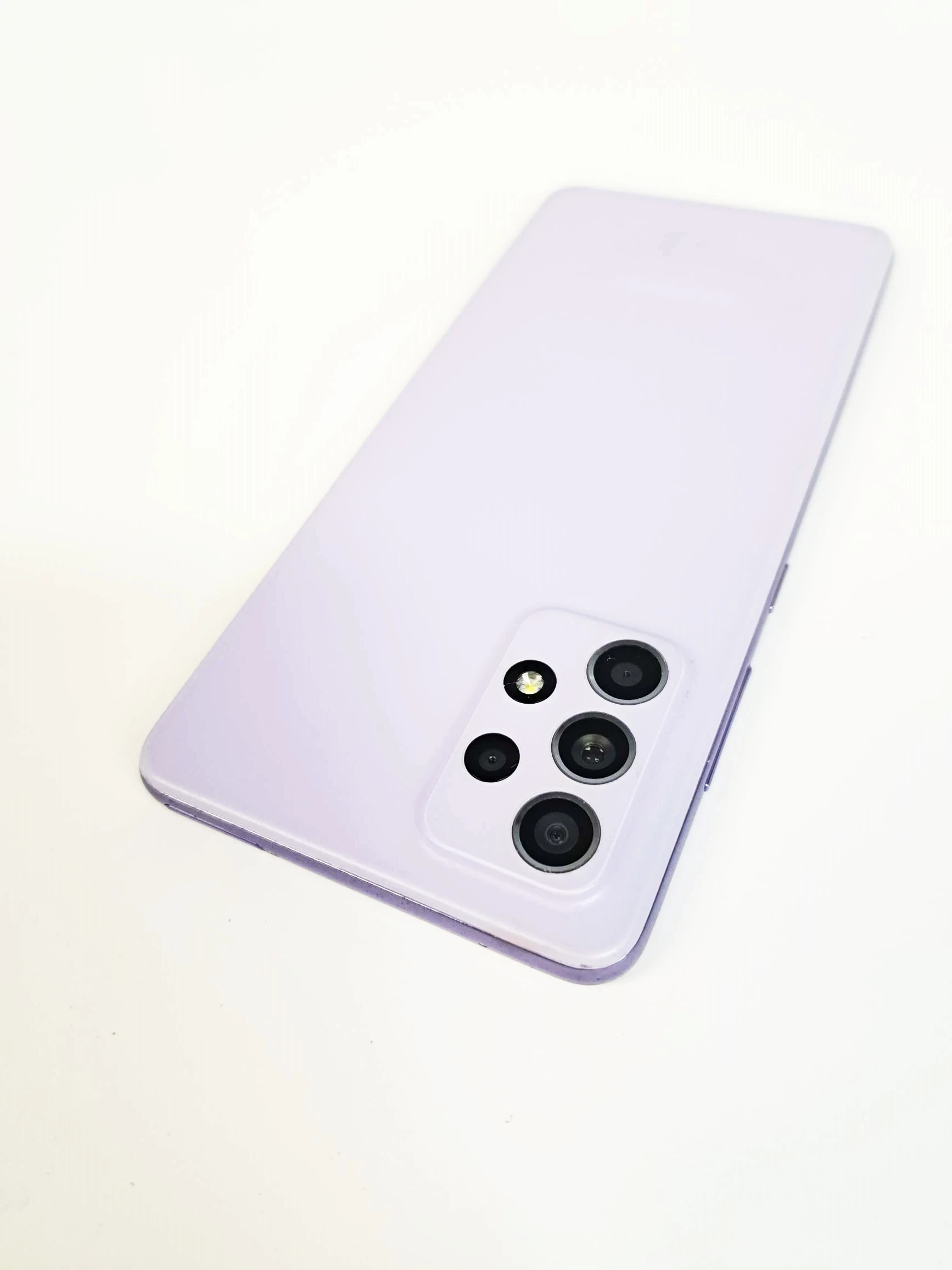 telefon-samsung-galaxy-a52-5g-opis-wbudowana-pamiec-128-gb