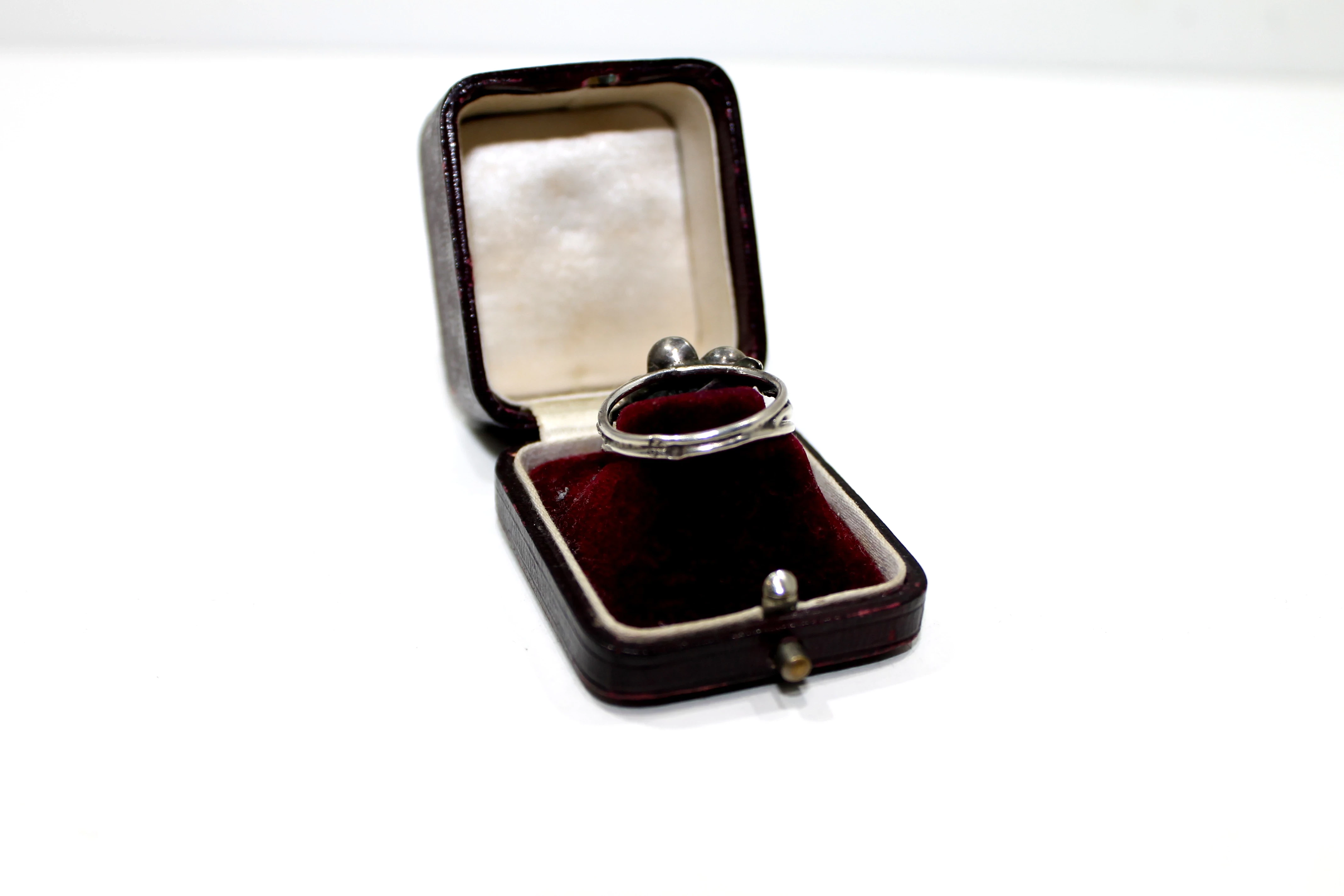 piekny-unikatowy-pierscionek-spoldzielni-orno-material-srebro