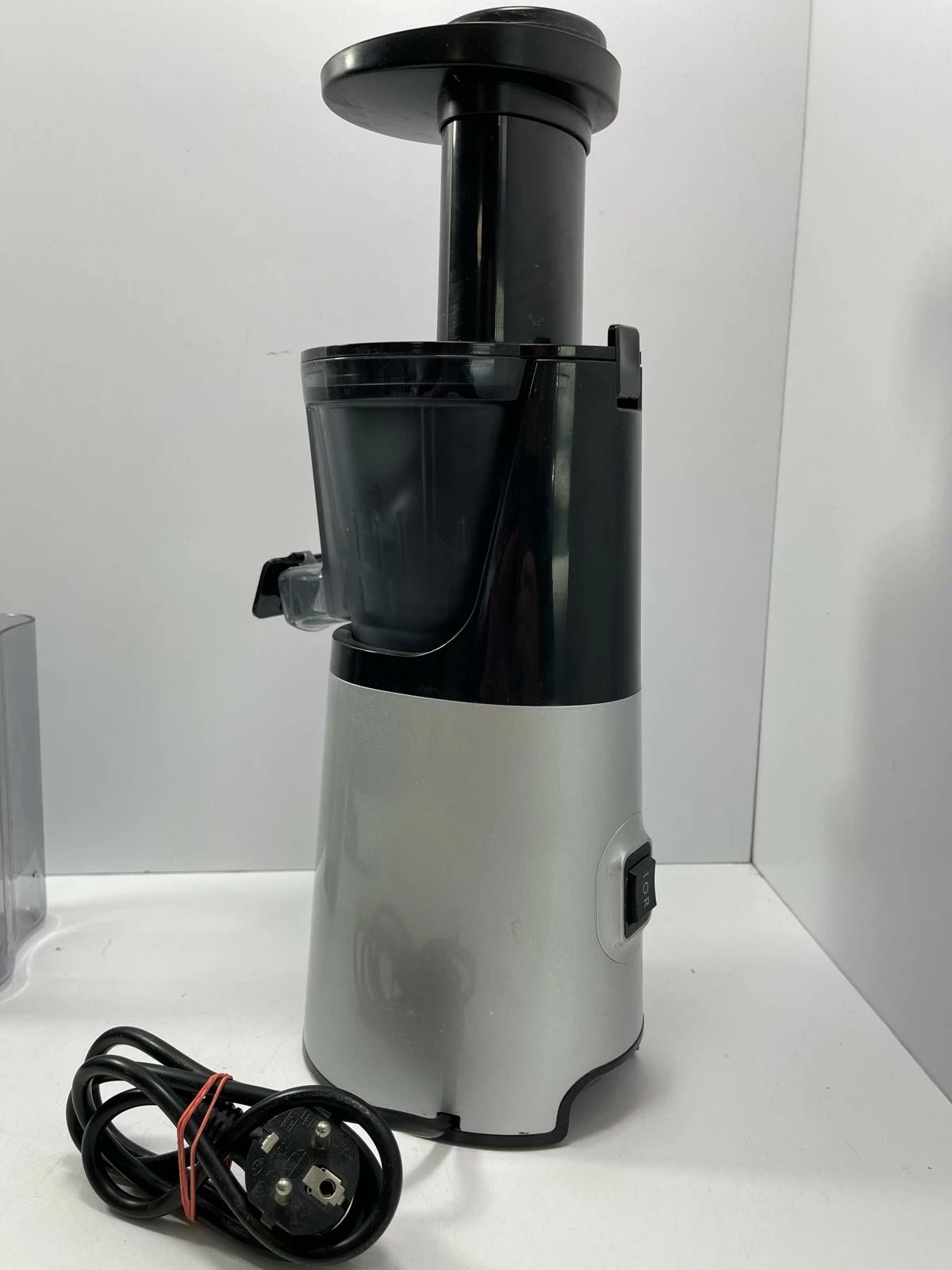 wyciskarka-switch-on-ju-c0201-150w-kolor-dominujacy-czarny