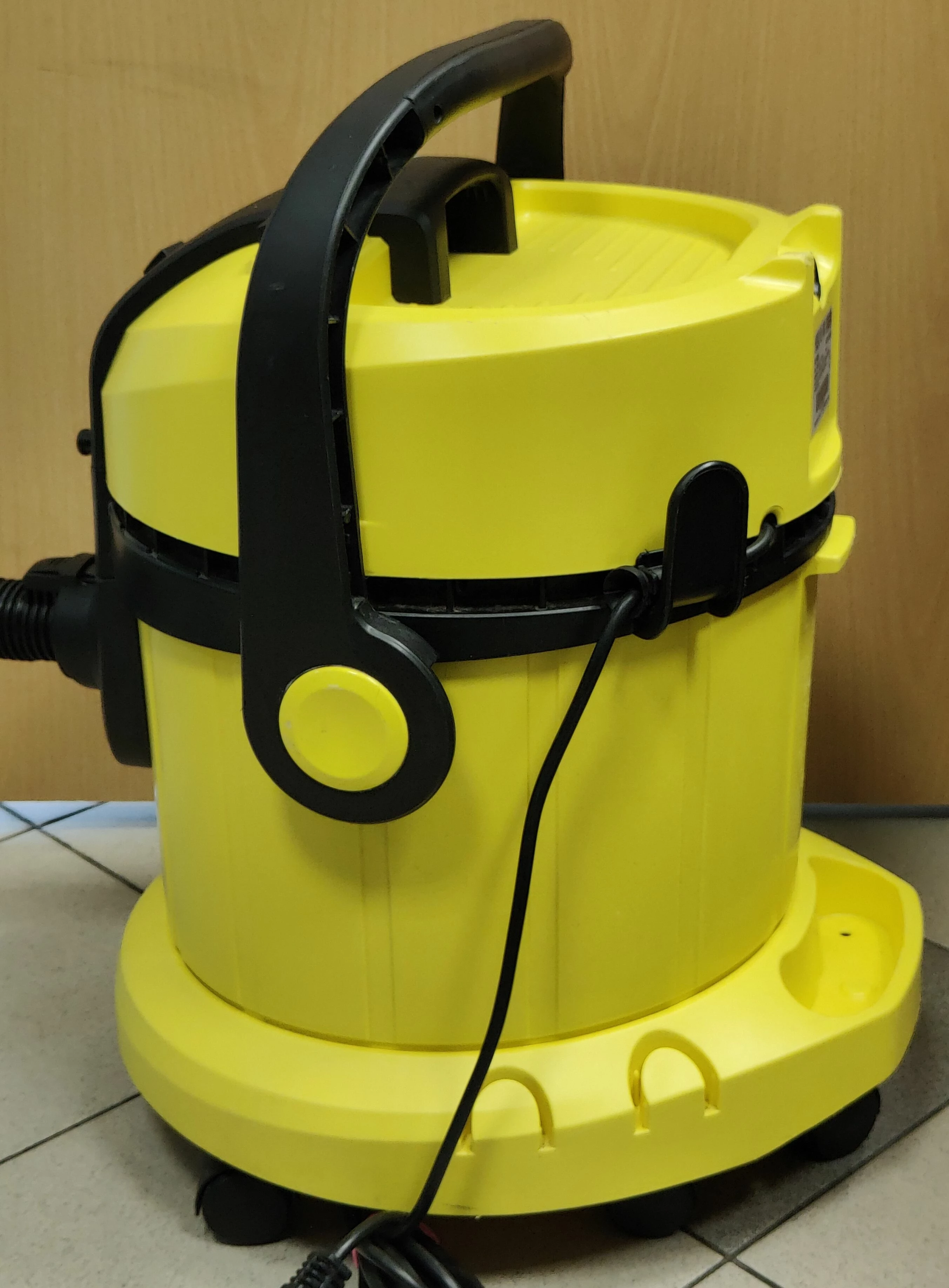 odkurzacz-pioracy-karcher-se-4001-1081-1300-moc-1400