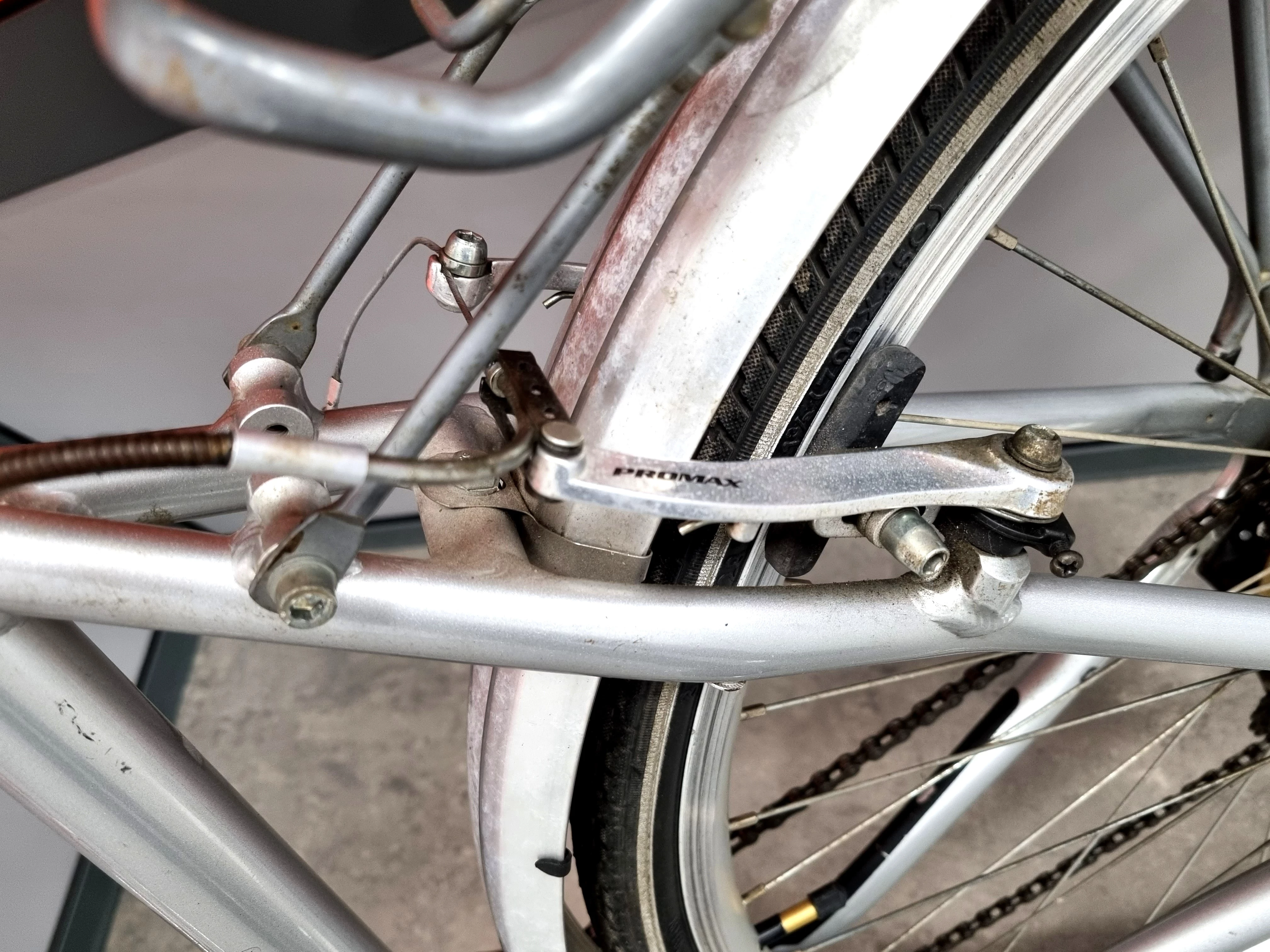 rower-szosowy-maxim-excursion-210-2028-aluminiu-stan-do-renowacji