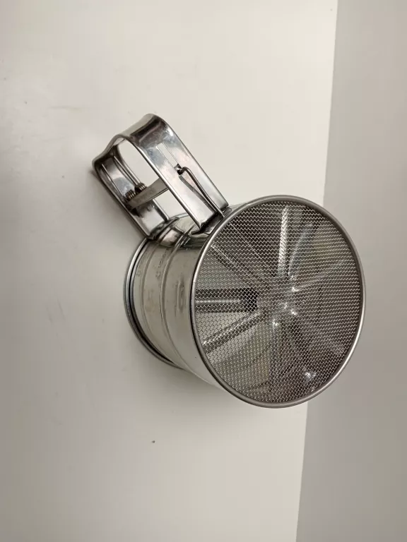 przesiewacz-sitko-maki-cukru-pudru-kubek-stalowy-ean-gtin-5906716911621