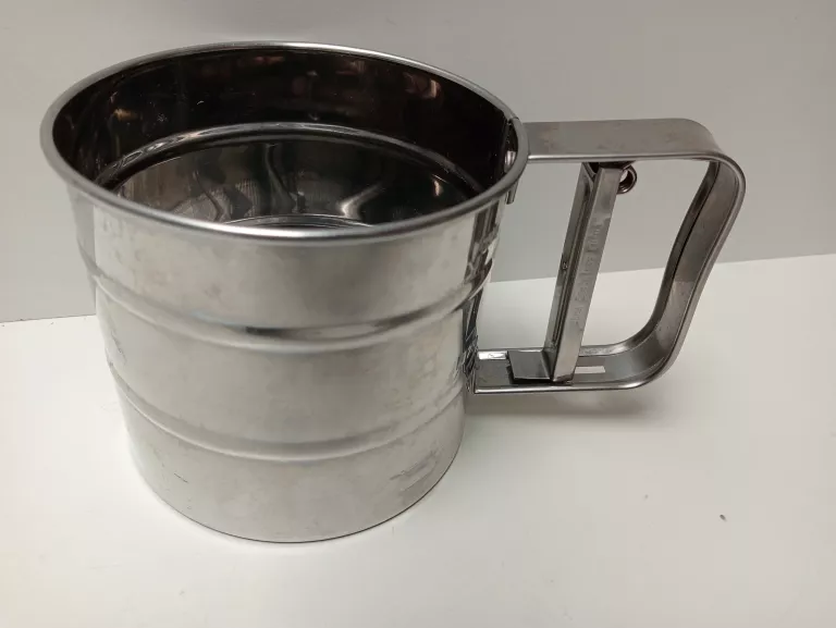 przesiewacz-sitko-maki-cukru-pudru-kubek-stalowy-osiedle-teatralne-3u15-krakow