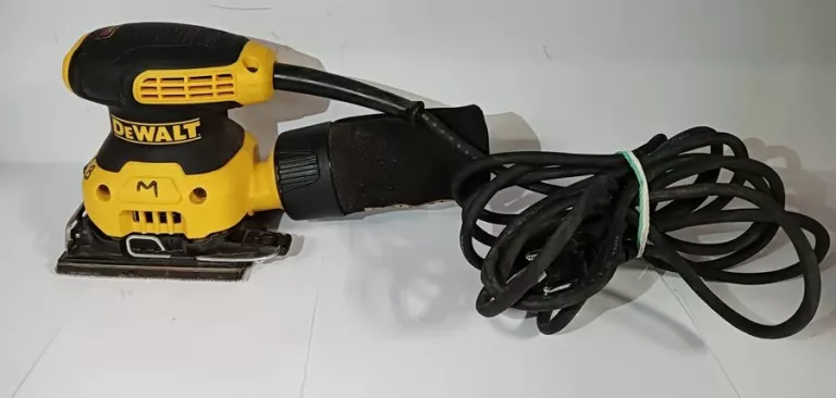 SZLIFIERKA OSCYLACYJNA DEWALT DWE6411 ZESTAW