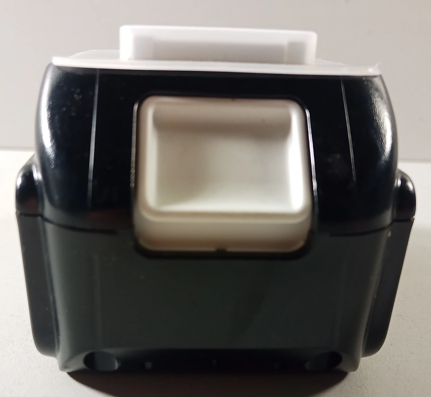 akumulator-makita-30ah-18v-napiecie-v-18-v