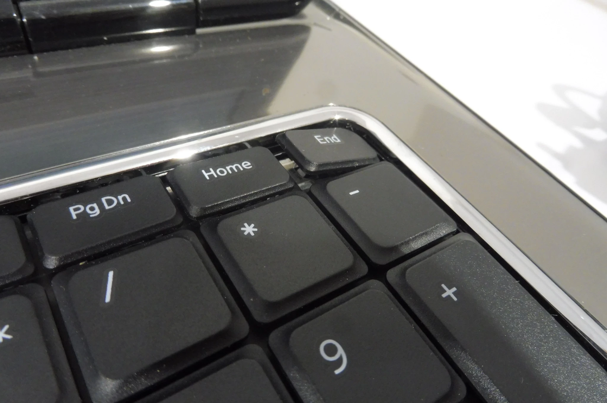 laptop-dell-inspiron-n7010-seria-procesora-intel-core-i5