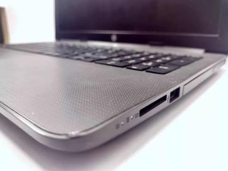 LAPTOP HP 255 G7 AMD A9-9425/8GB ZAS