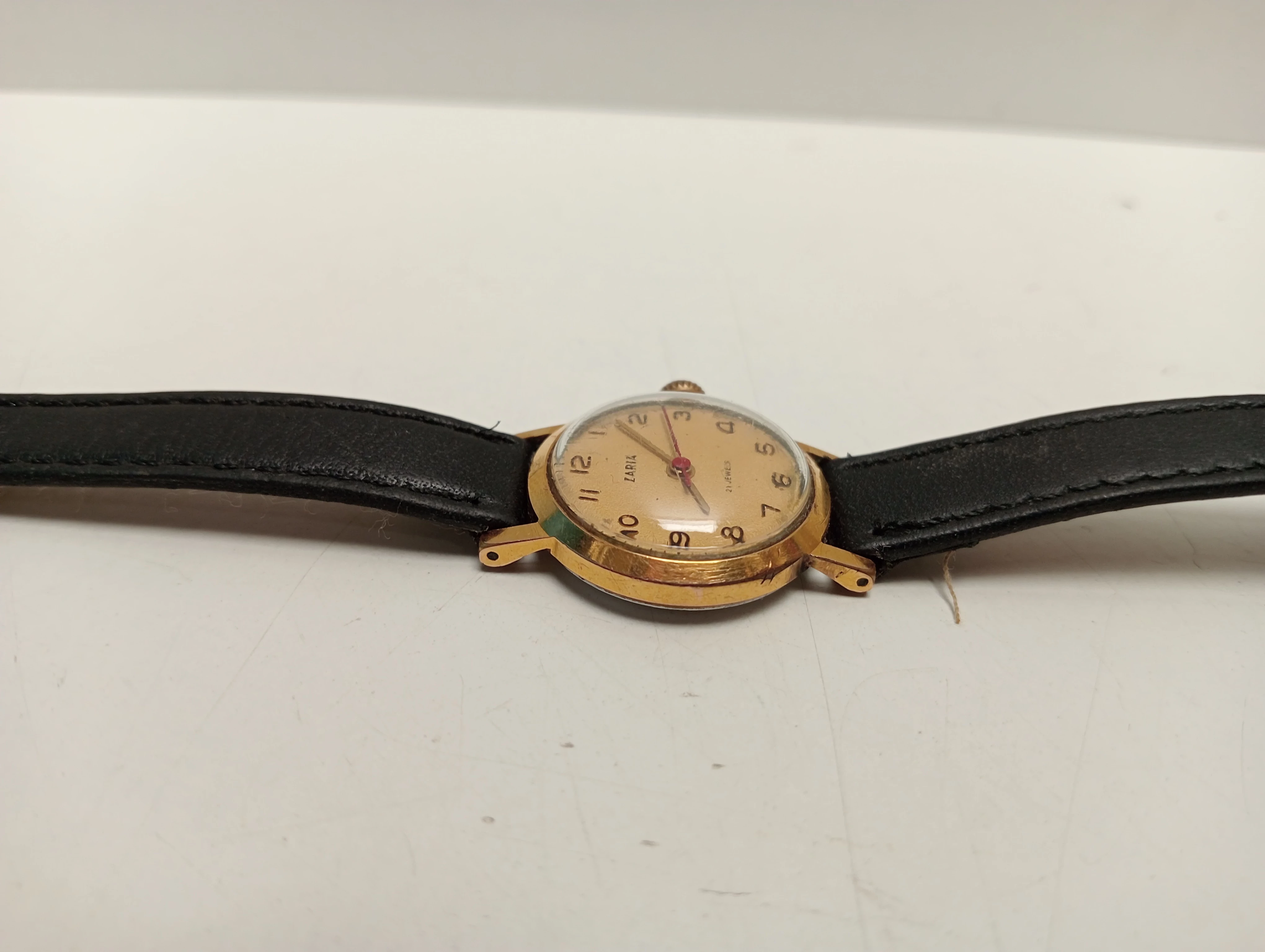 zegarek-damski-zaria-20096-pozlacany-21-jewels-rodzaj-analogowe