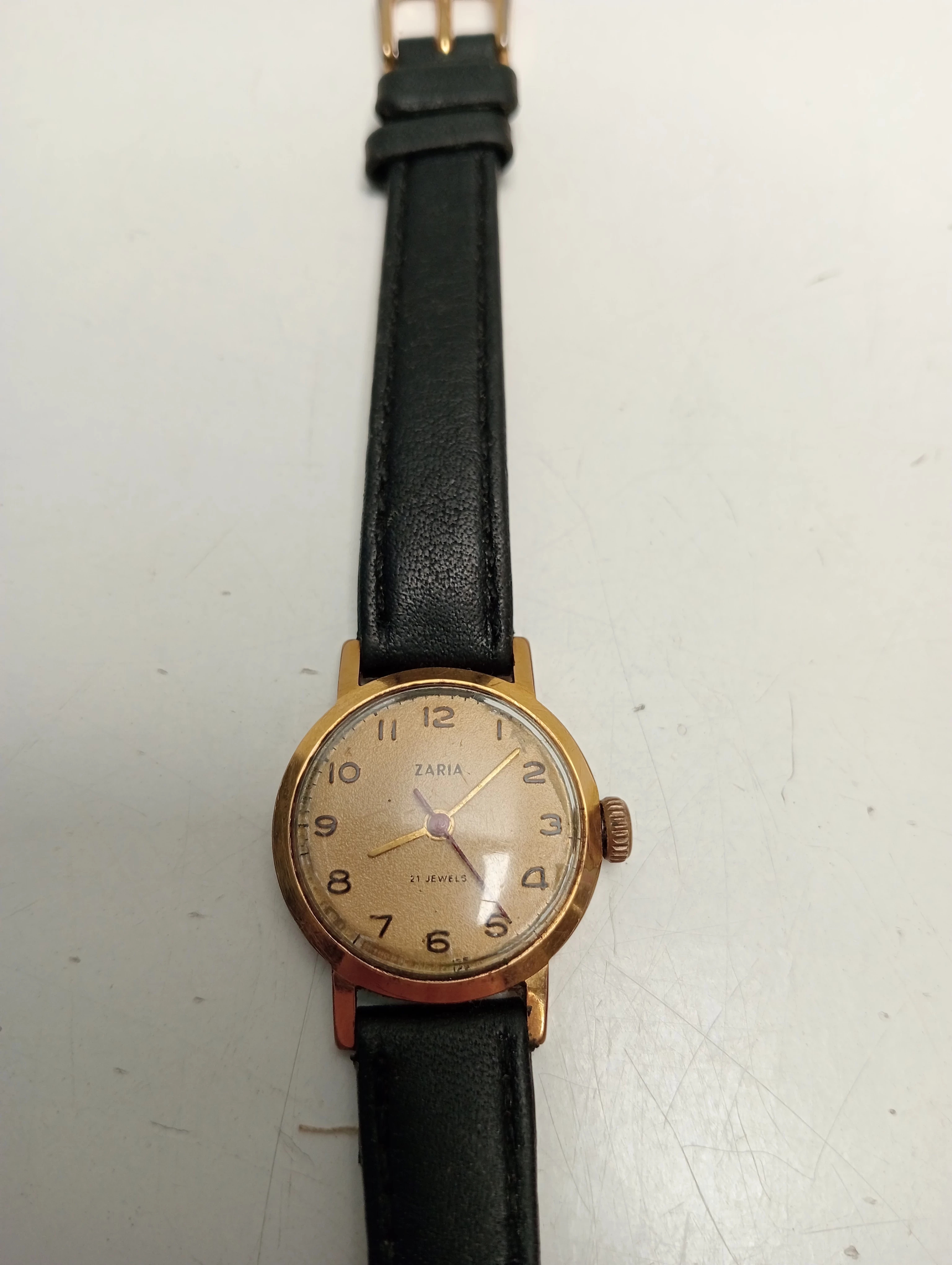 zegarek-damski-zaria-20096-pozlacany-21-jewels-mechanizm-mechaniczny