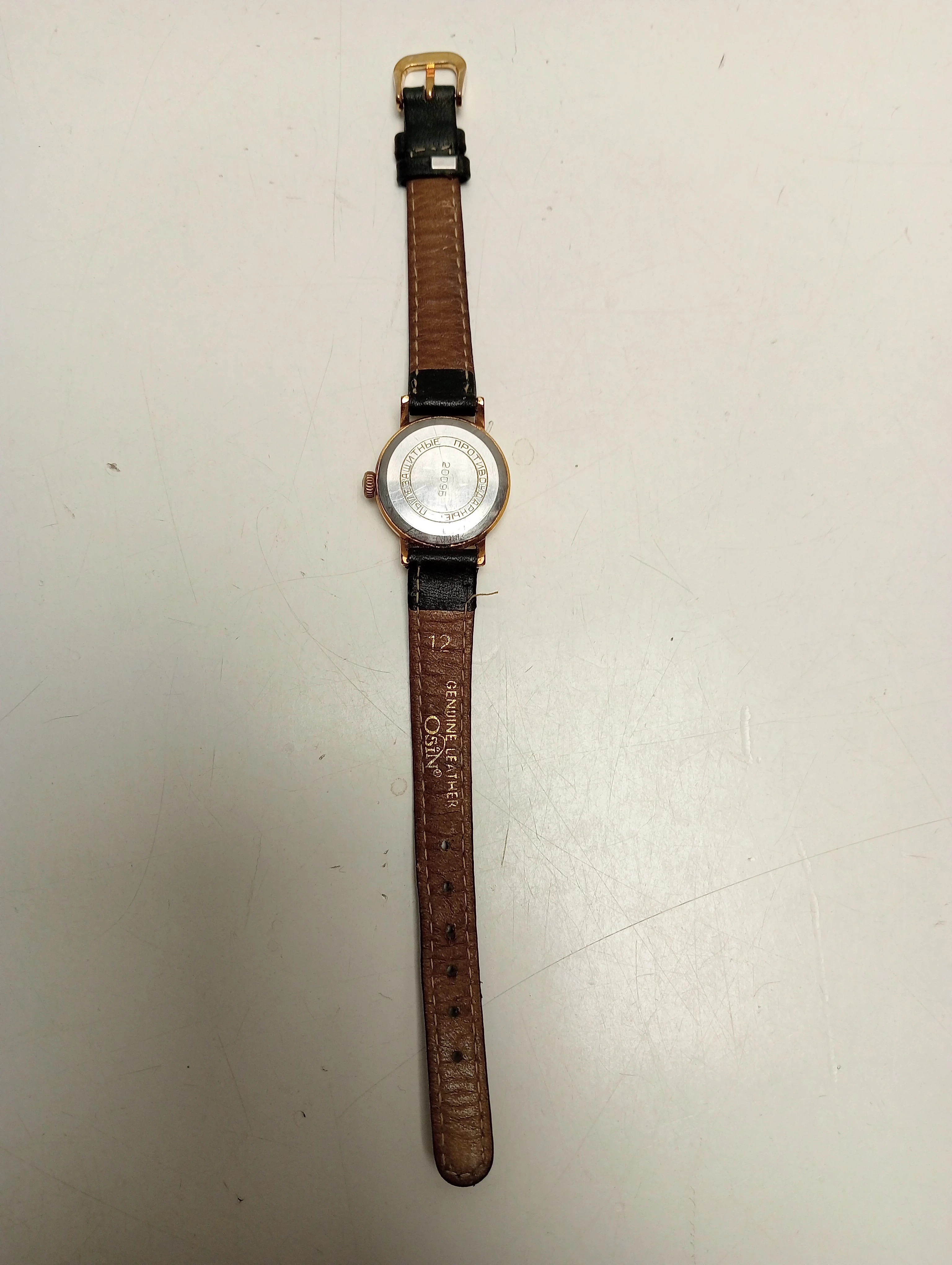 zegarek-damski-zaria-20096-pozlacany-21-jewels-ksztalt-koperty-okragla