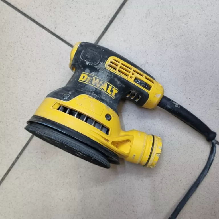 SZLIFIERKA MIMOŚRODOWA DEWALT DWE6423