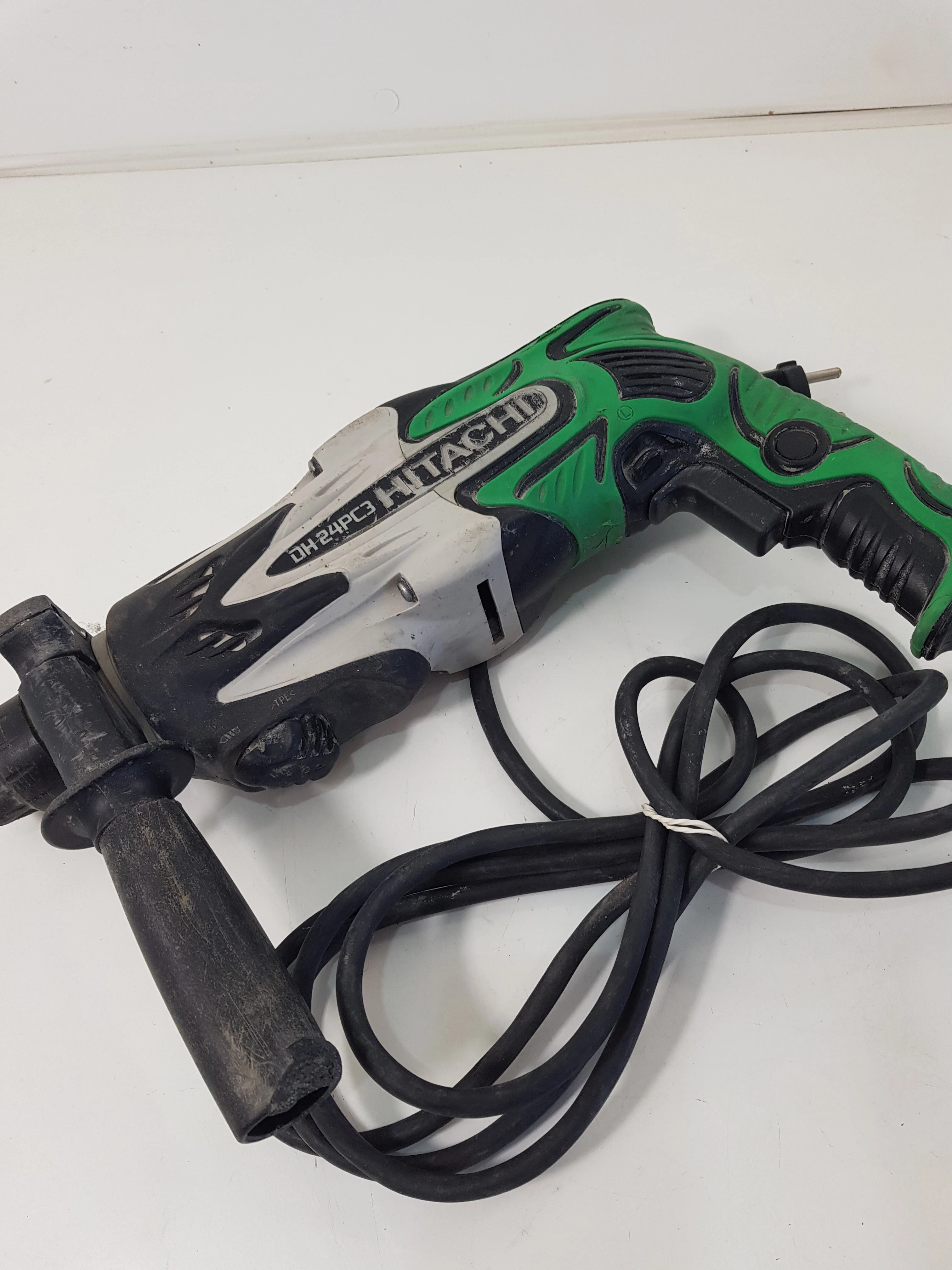 mlotowiertarka-hitachi-dh24pc3-maksymalna-moc-800